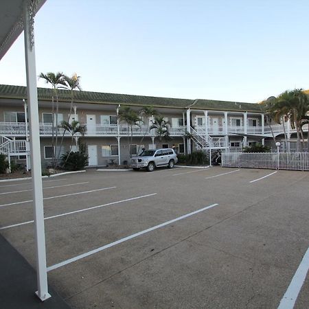 טאונסביל Colonial Rose Motel מראה חיצוני תמונה