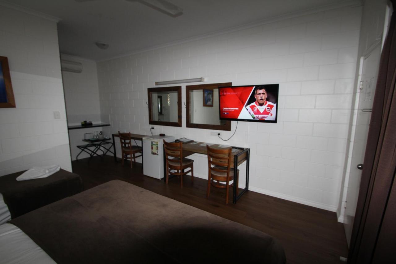 טאונסביל Colonial Rose Motel מראה חיצוני תמונה