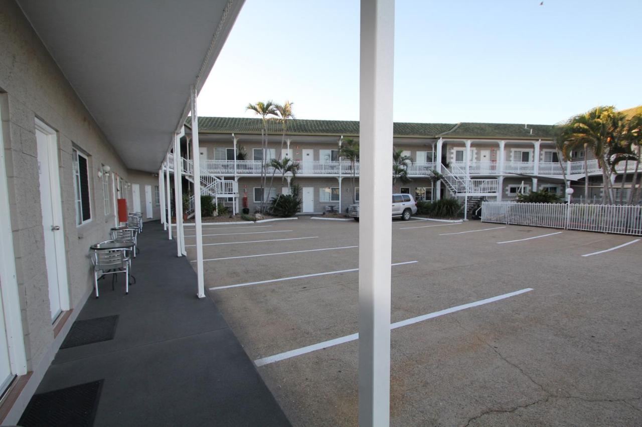 טאונסביל Colonial Rose Motel מראה חיצוני תמונה
