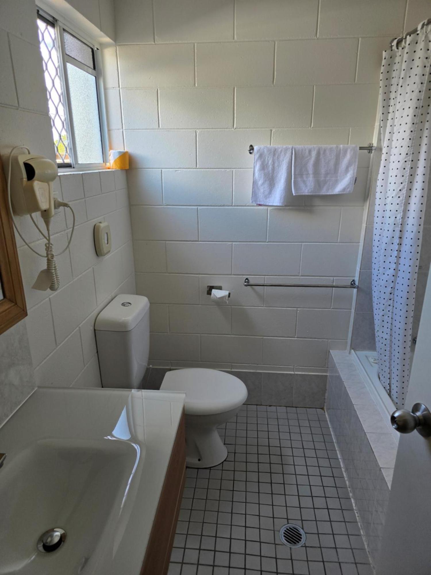 טאונסביל Colonial Rose Motel מראה חיצוני תמונה