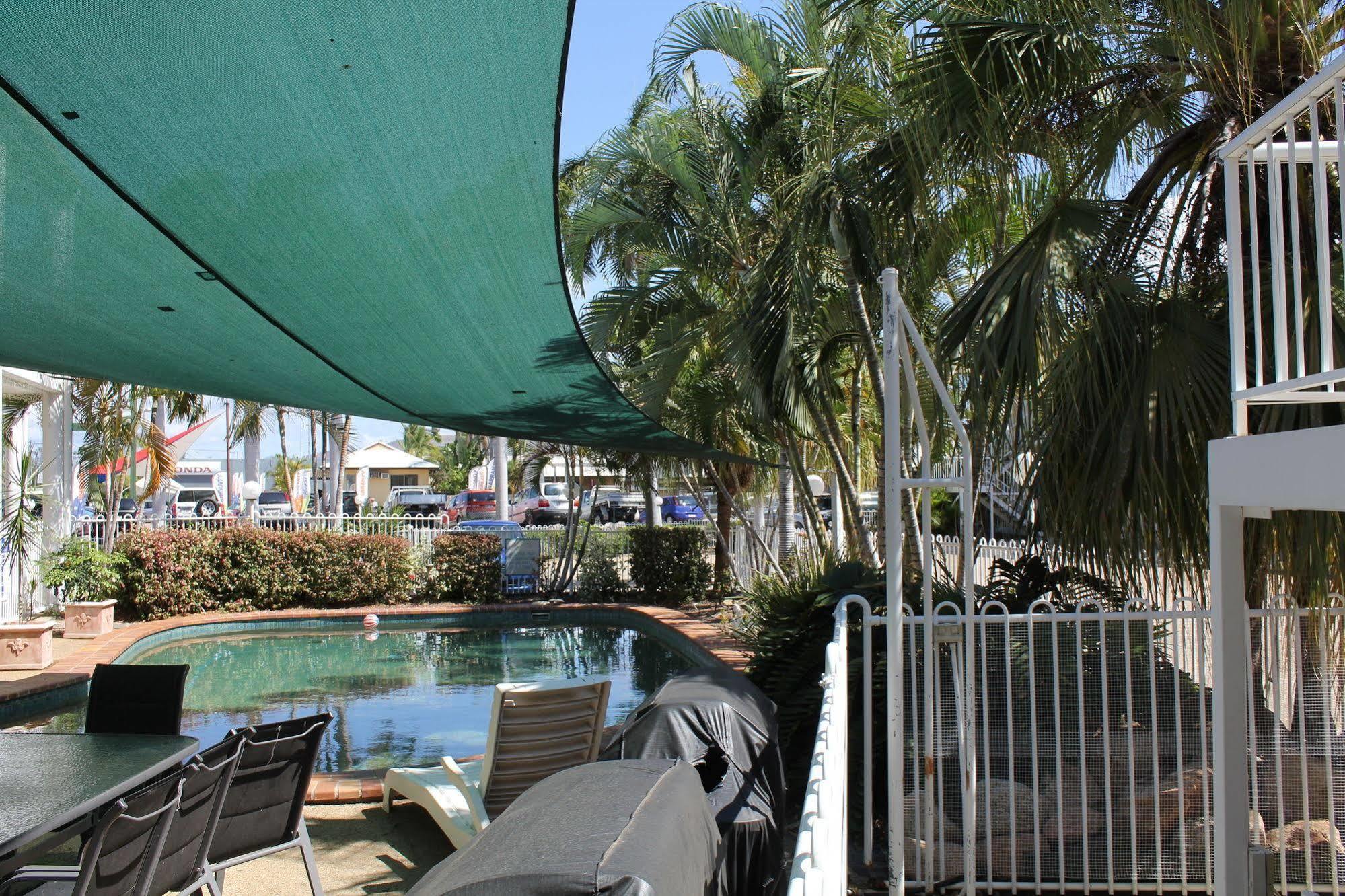 טאונסביל Colonial Rose Motel מראה חיצוני תמונה